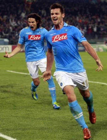 並展現出更 並展現出更